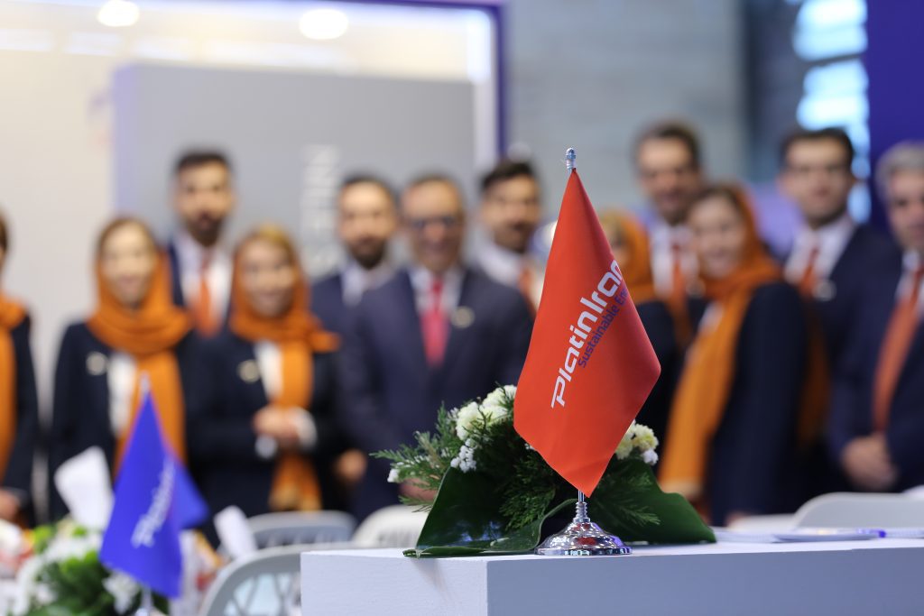 انتخاب غرفه پلاتین ایران در جمع ۳۰ غرفه برتر نمایشگاه صنعت برق 1 حضور کارمندان و مدیران شرکت پلاتین ایران در غرفه نمایشگاهی صنعت برق